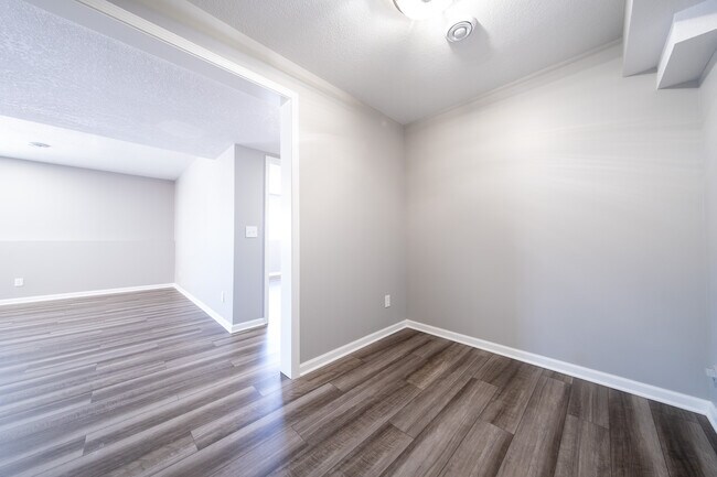 Building Photo - 6668 Coach House Ln