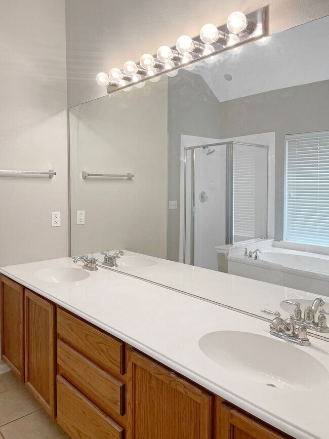 Building Photo - Spacious Home with Split-Bedroom Design Near Texas Motor Speedway!