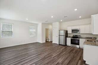 Building Photo - Fantastic 3bd/2.5ba home! Let yourself in!