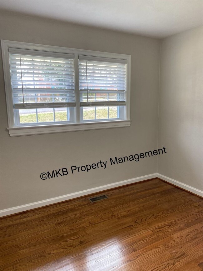 Building Photo - Beautiful Ranch located in Roanoke County