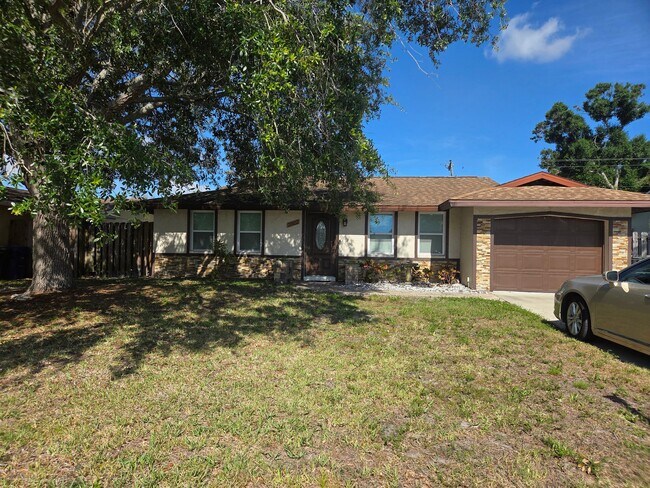 Building Photo - 3922 Cochise Terrace