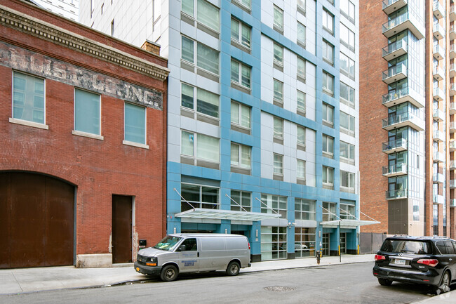 Building Photo - Vantage @ Purves