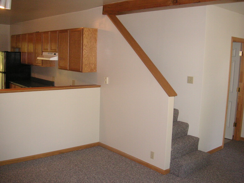 Building Photo - 1411 W Water Ave