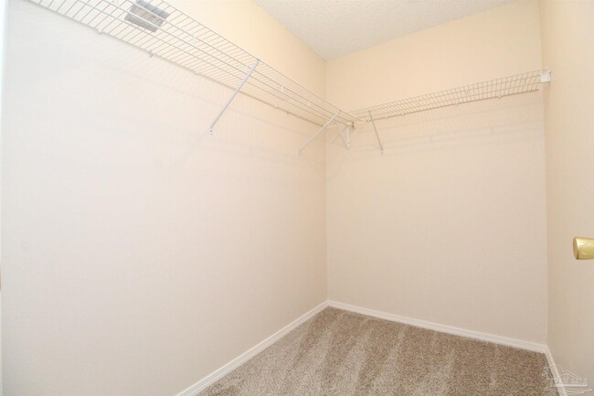 Building Photo - 5600 W Shore Dr