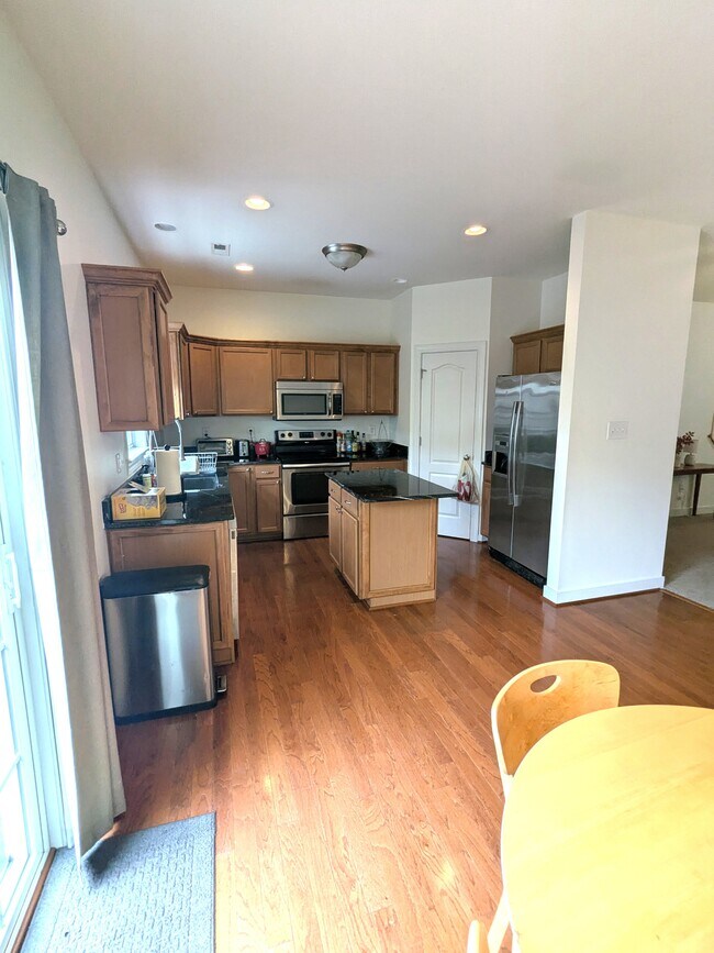 Building Photo - 208 Lewis Burwell Pl