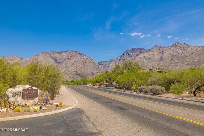 Building Photo - 5855 N Kolb Rd