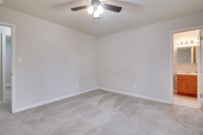 Building Photo - 3 Bedroom 2 Bath in Grovetown