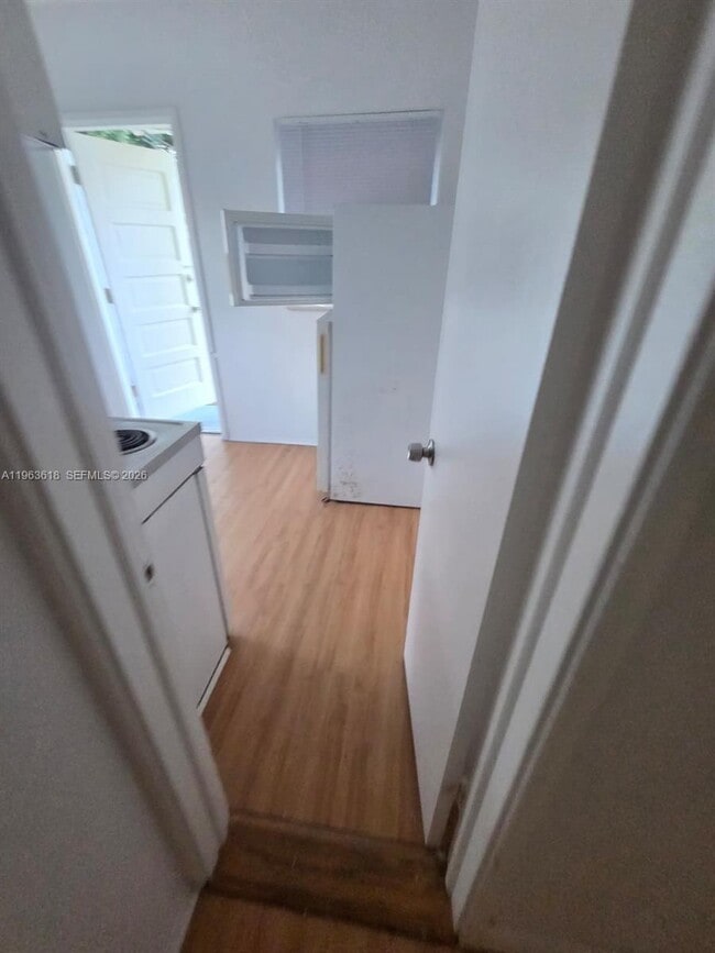 Building Photo - 1947 Lincoln St