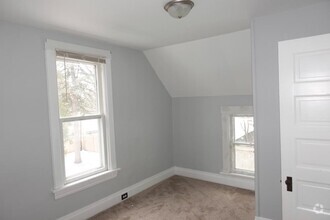 Building Photo - 2 bedroom in Aurora IL 60506