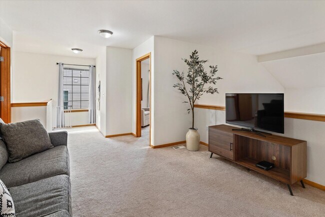 Building Photo - Beautiful 3 bedroom 2.5 bathroom Lake Stevens home!