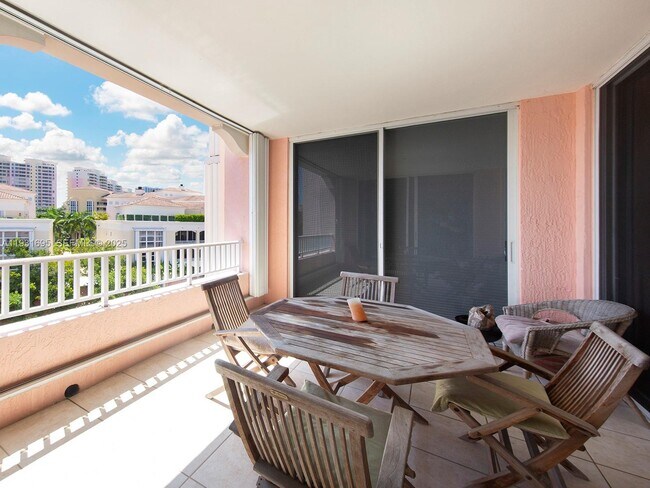 Building Photo - 735 Crandon Blvd