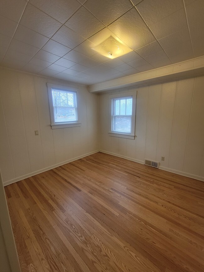 Building Photo - 745 Edith St