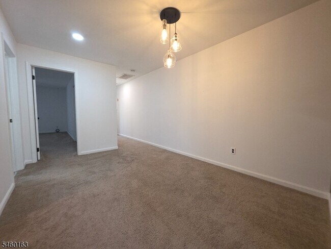 Building Photo - 272 US-206