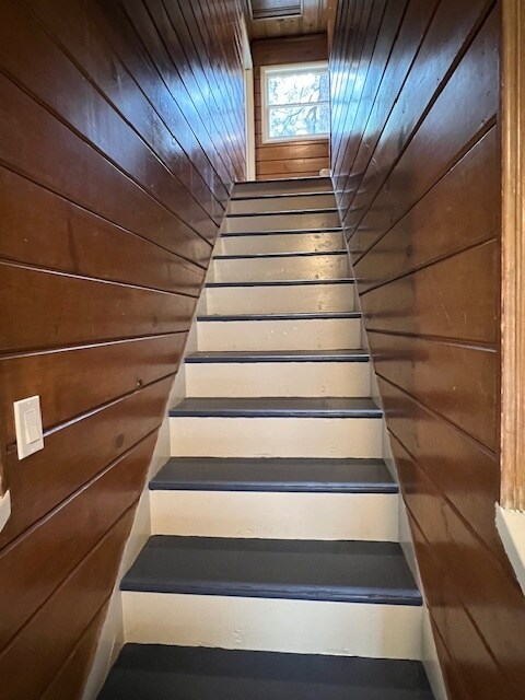 Building Photo - 2526 Alma Ave