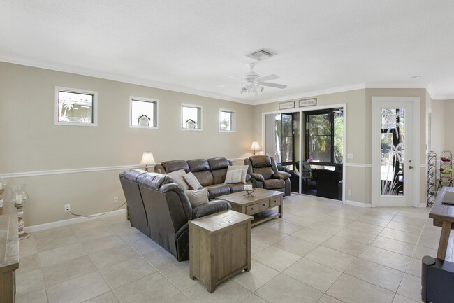 Building Photo - 8210 Calterra Dr
