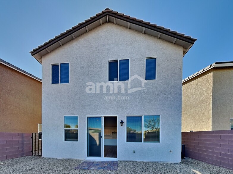 Building Photo - 7786 Hickory King Ave