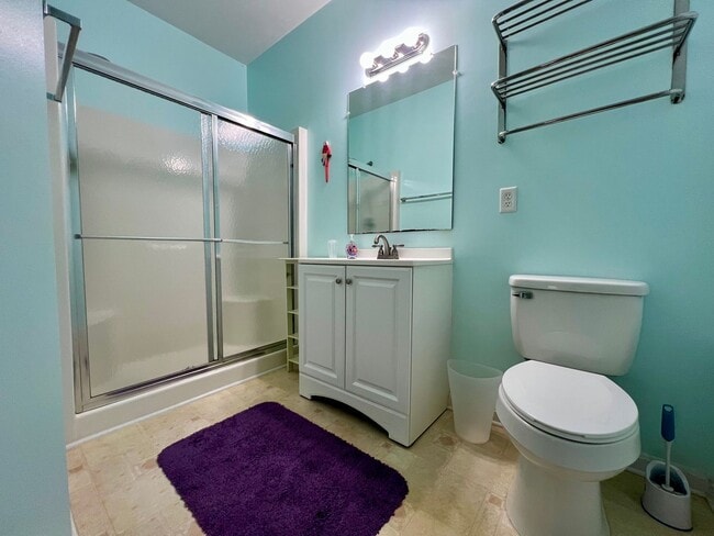 Building Photo - ADORABLE 2 BR, 2 BA CONDO - FURNISHED OR U...