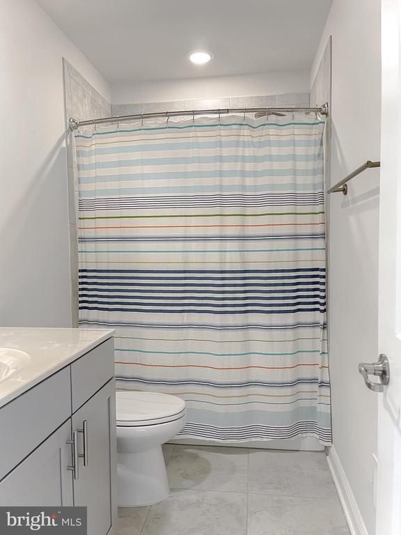 Building Photo - 23856 Myrtle Glen Way