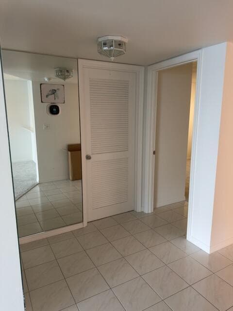 Building Photo - 10044 S Ocean Dr