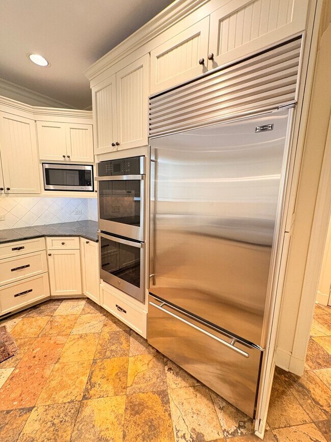 Building Photo - One Of Kind Home In Hedgemore Acres Subdivision! Gated! Landscaping Included! Over 5,000 Sq Ft! M...