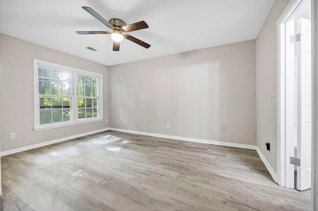 Building Photo - 313 Friarsgate Blvd