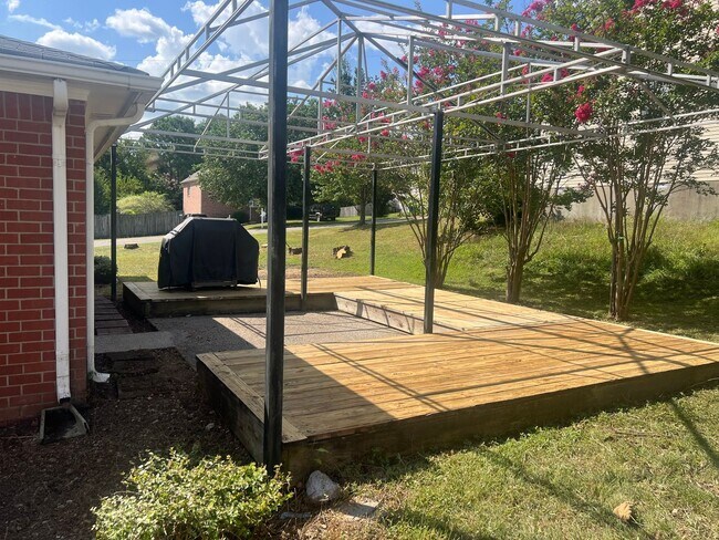 Building Photo - Great 3BR Home in Spring Hill