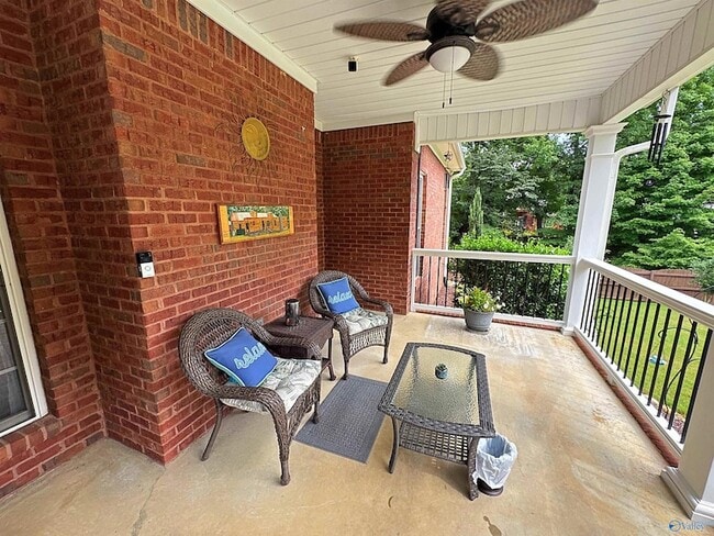 Building Photo - 318 Freedom Ct