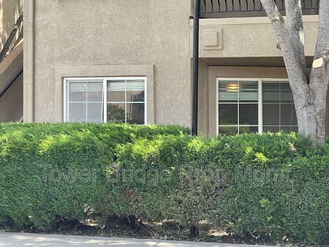 Building Photo - 4200 E Commerce Way