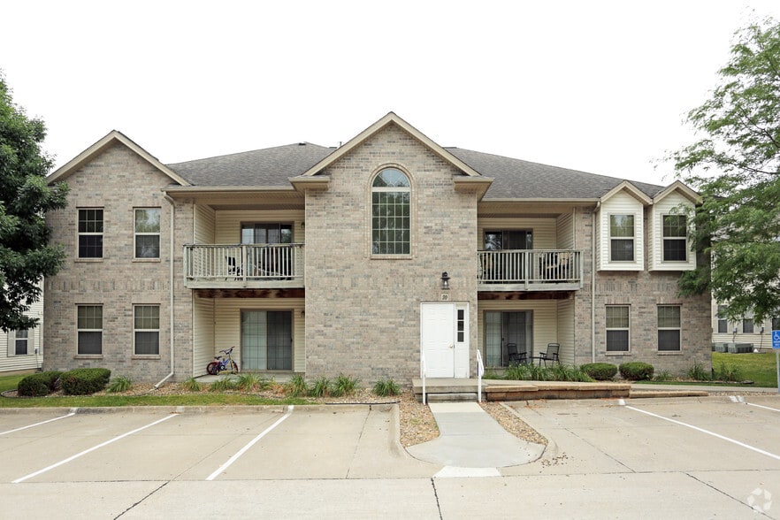 Building - Green Meadow Apartments