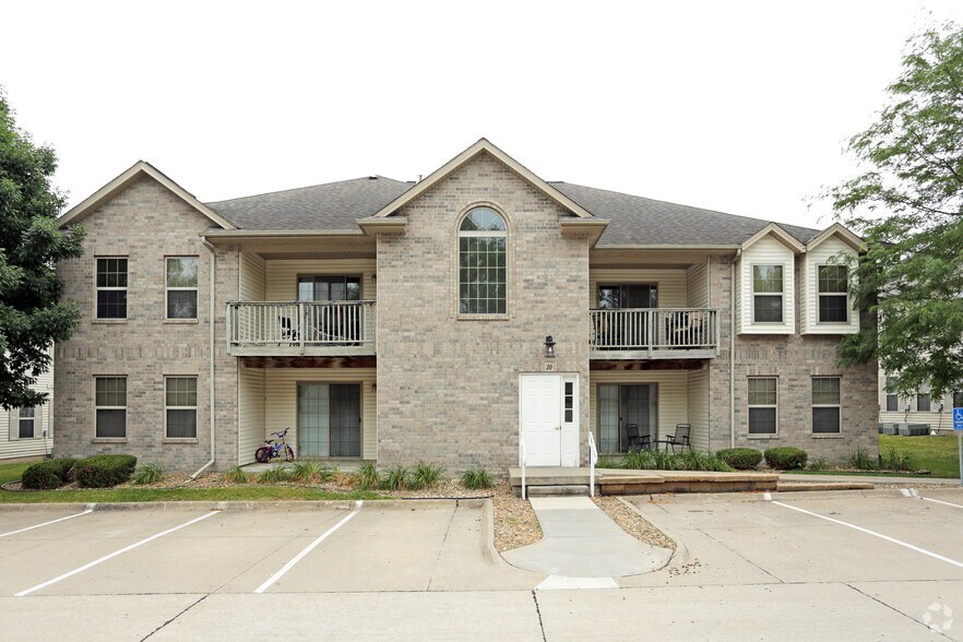 Green Meadow Apartments 1080 Green Meadow Ct North Liberty IA 52317