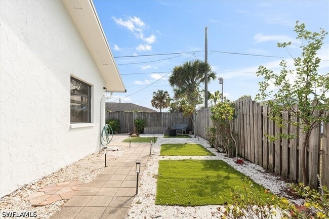 Building Photo - 1332 Granada Blvd