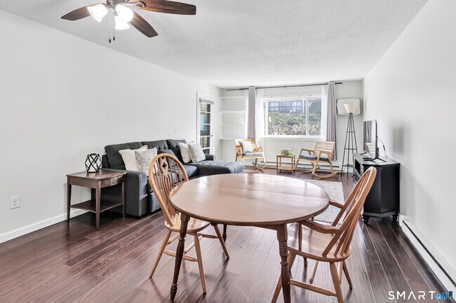 Building Photo - 2980 Madison Ave