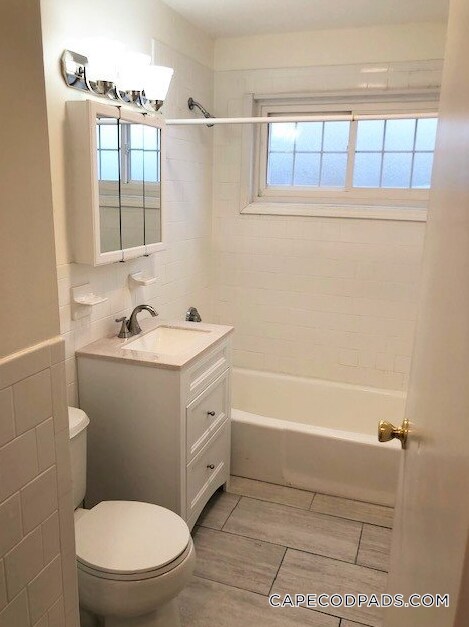 Building Photo - 25 Thomas Ave