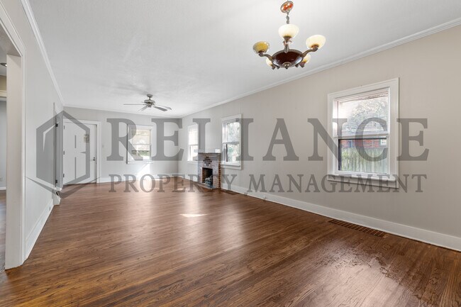 Building Photo - 1007 N Yale Ave