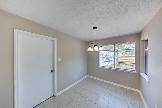 Building Photo - 361 Dawn Hill Dr