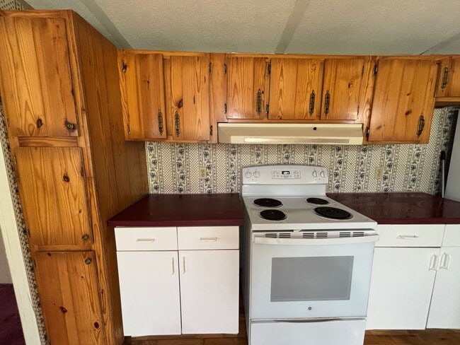 Building Photo - Get it while it's here!