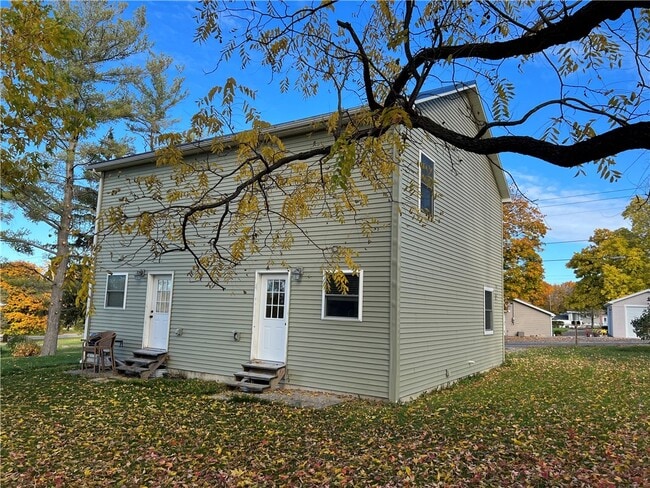 Building Photo - 4543 Mayflower Rd