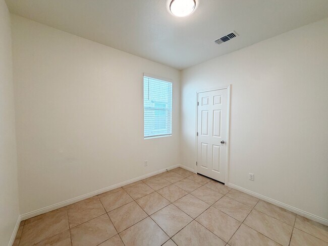 Building Photo - 6983 Cottage Vis Ave