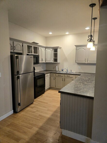 Kitchen - 264 Elm St