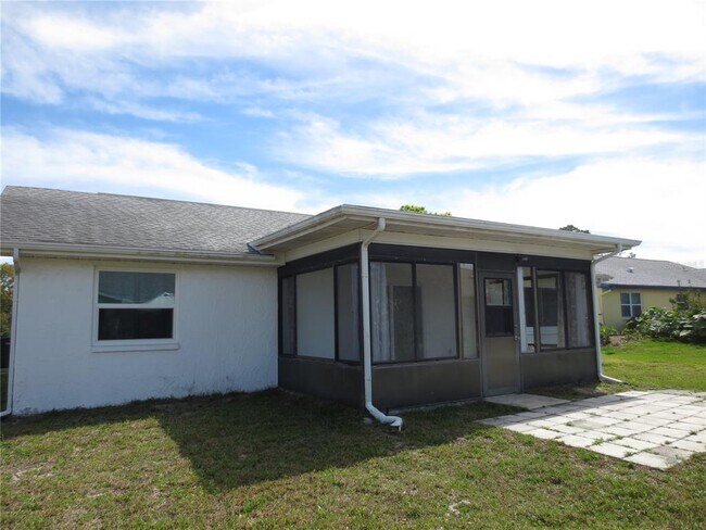Building Photo - 1676 Caledonia Dr
