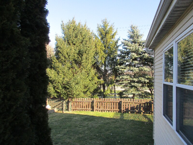 Building Photo - 784 Sanville Dr