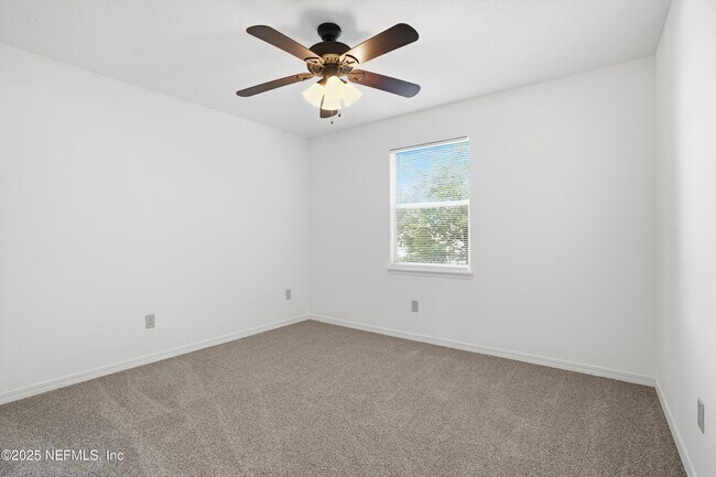 Building Photo - 11365 Tanager Dr S