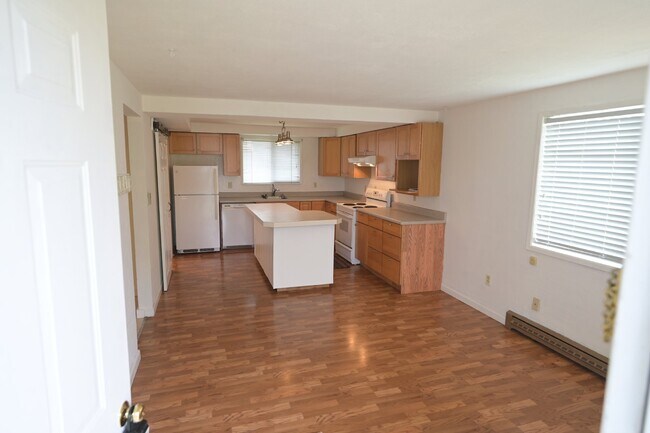 Building Photo - 2 bed 1.2 bath in Sequim