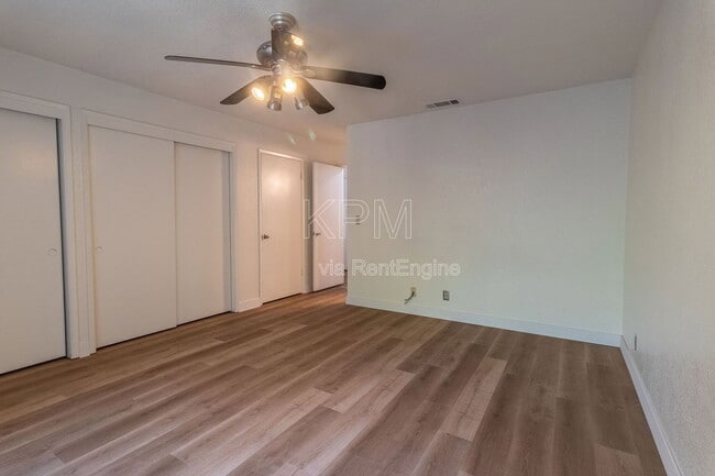 Building Photo - 2828 Smoke Tree Cir