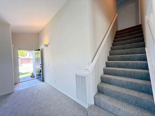 Building Photo - 1304 Thunder Springs Dr