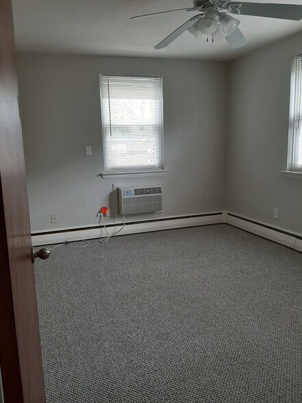 Building Photo - 1227 Drexel Ave
