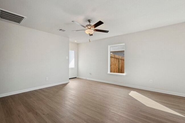 Building Photo - 313 Grayson Baw Ln