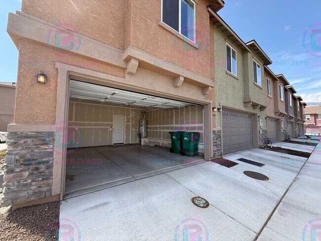 Building Photo - Modern Comfort and Convenience: Stylish 2-Bedroom 2.5 Bathroom Condo in Carson City