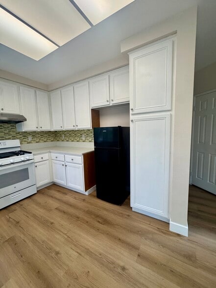 Kitchen - 2834 Rolling Meadow Dr