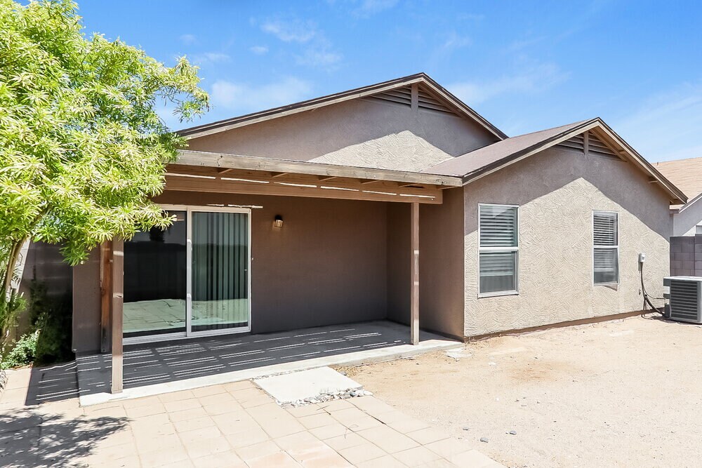 Building Photo - 11535 W Windrose Ave
